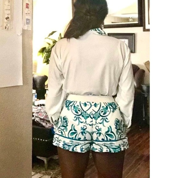 NWT XS Scroll Print Drop Shoulder Blouse & Shorts Set White Green Blue Outfit - Picture 3 of 7